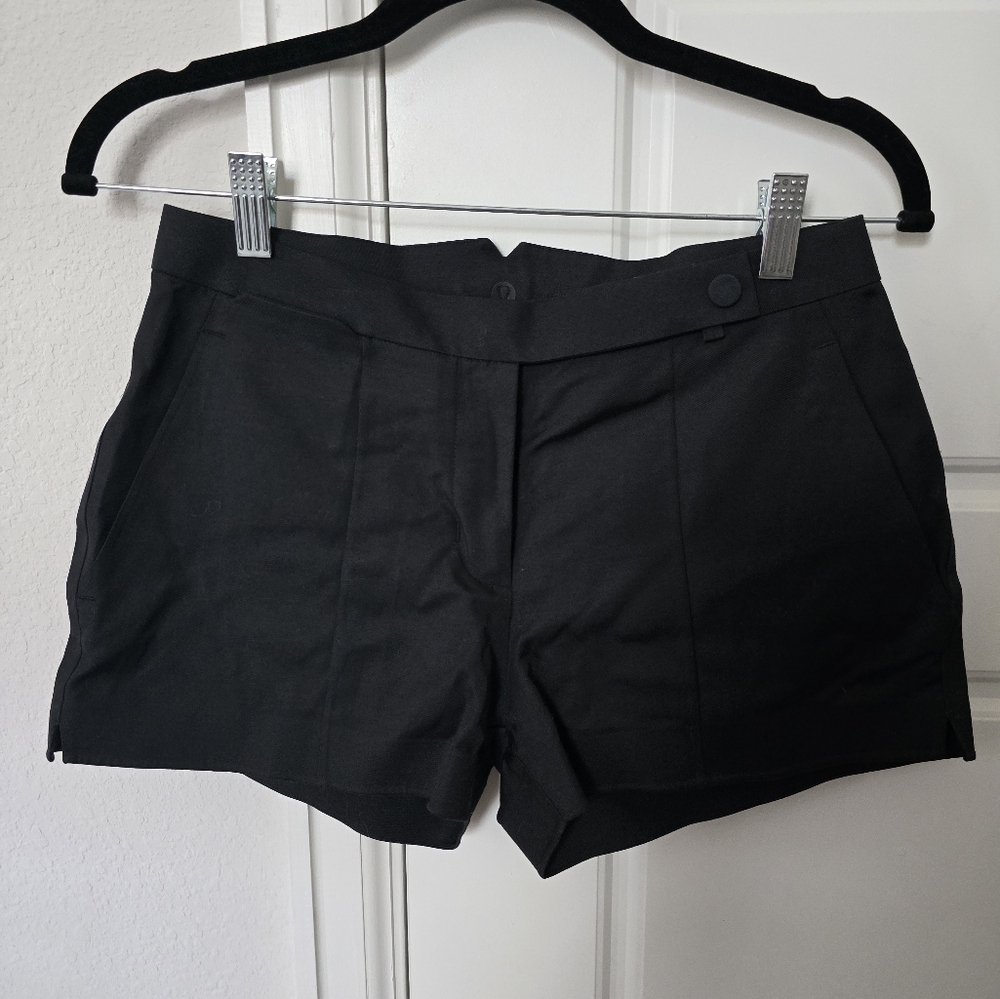Lululemon shorts size 4